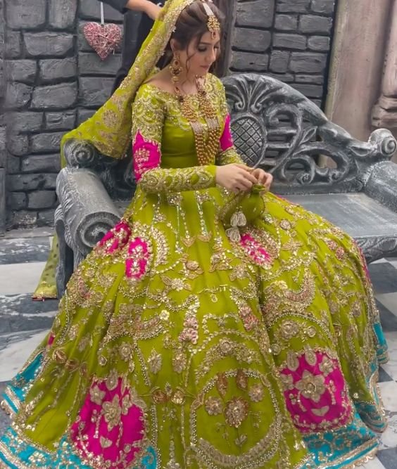 Gorgeous And Trendy Short Lehengas For Mehendi Ceremony – Wedding Updates