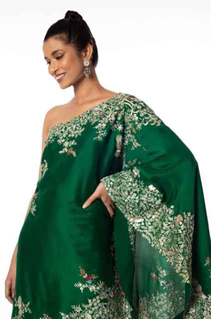 Green embroidered tunic with a sharara - Image 4