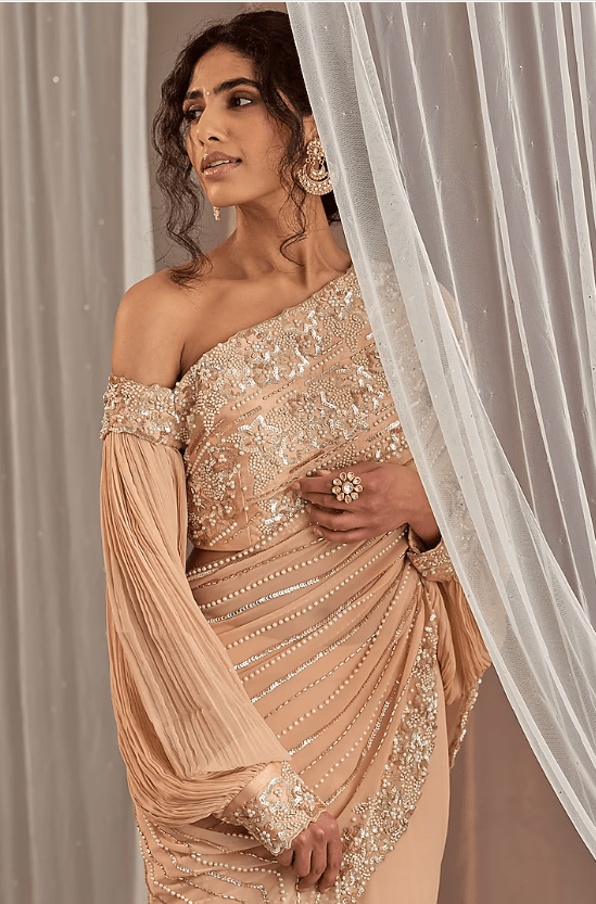 Salmon Pink Hand Embroidered Fish Cut Saree Set - Image 3