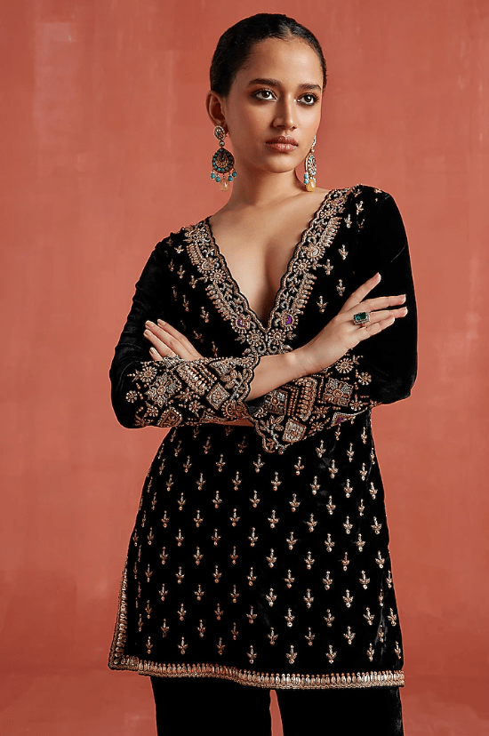 Black Silk Velvet Hand Embroidered Kurta Set - Image 5