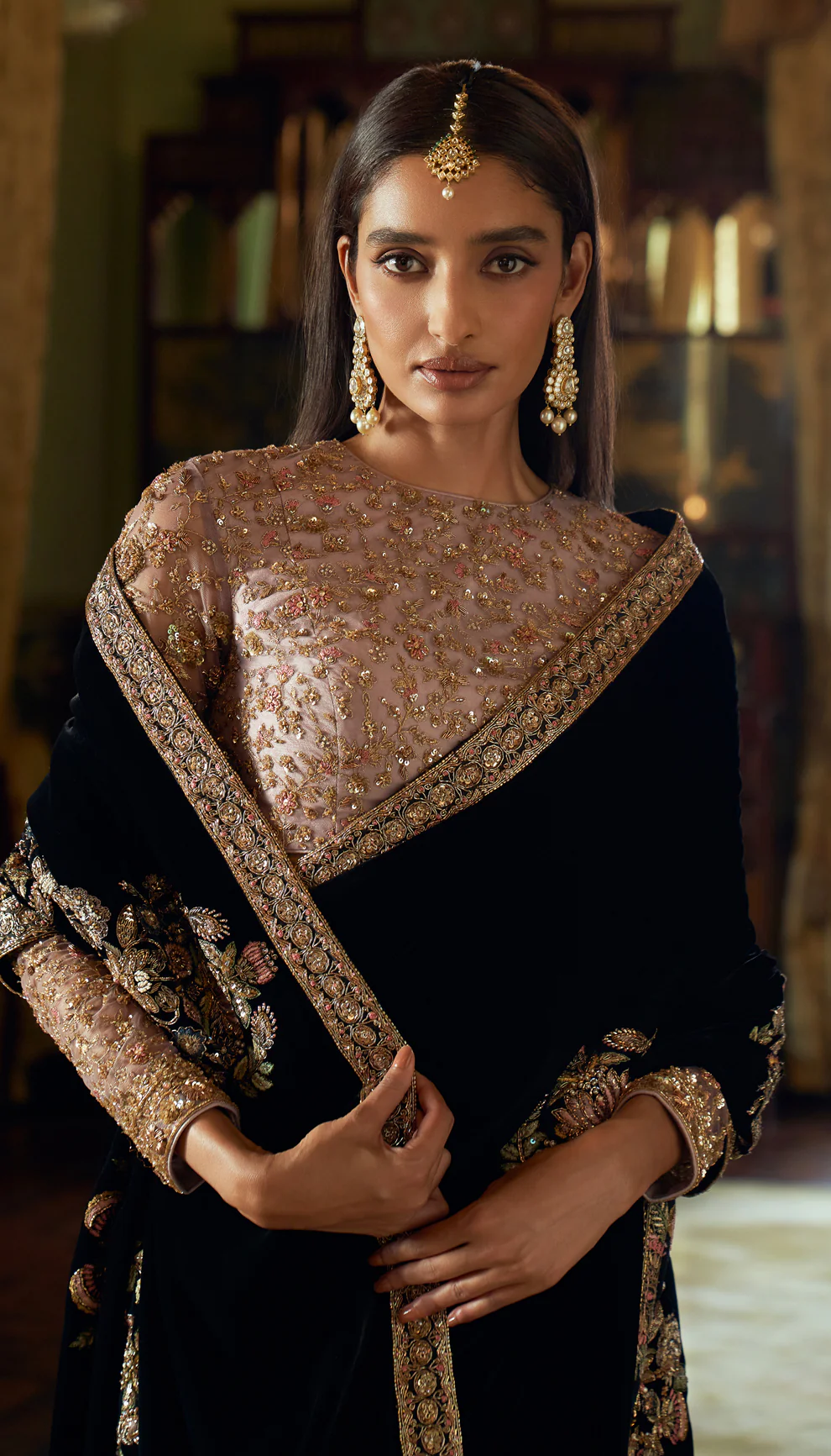 Black Velvet Saree - Image 2