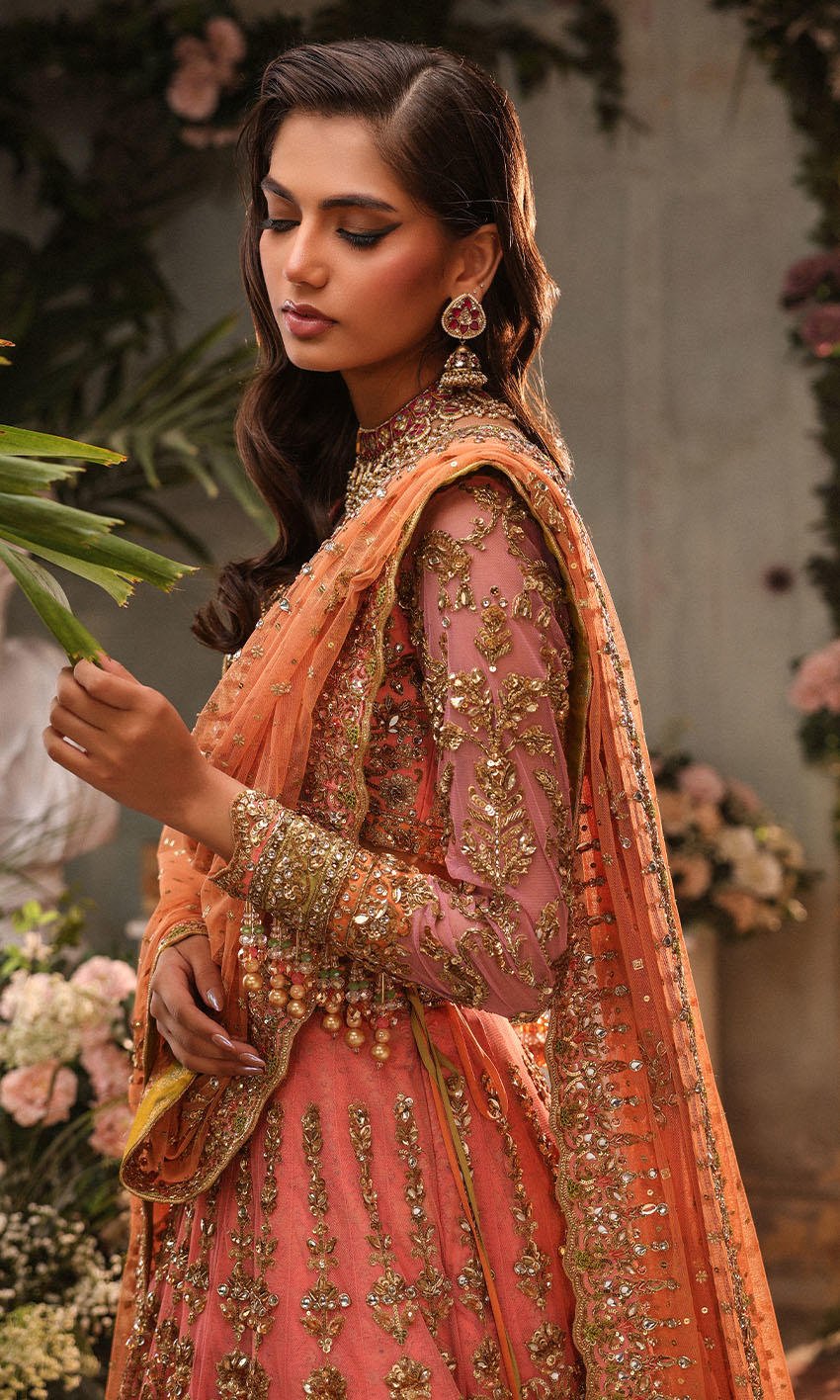 Pink color wedding lehenga - Image 3