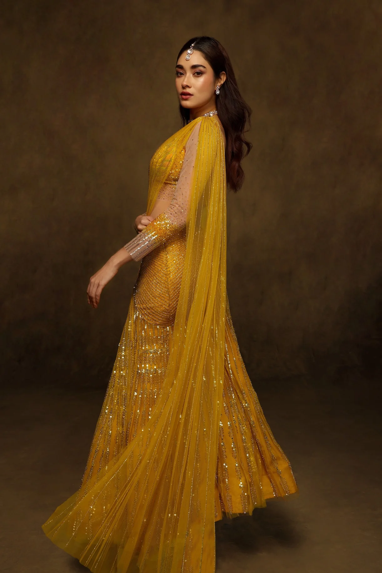 Sona pre-draped saree set - Image 4