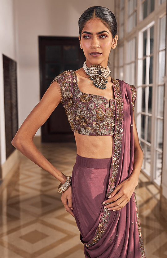 Mouse-Colored Crepe Boota Work Saree Set - Image 3