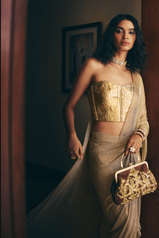 Gold Metallic Weave Gotta + Mirror Sari Set - Image 4