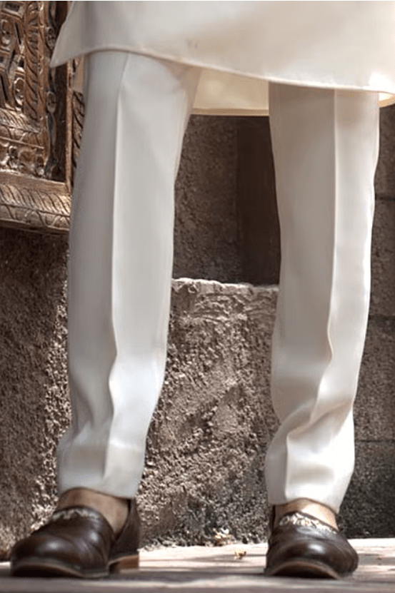 Ivory Silk Embroidery Gardenia Bundi Kurta Set - Image 4