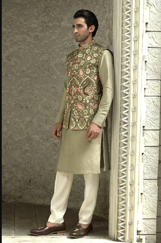 Green Silk Embroidery Mughal Bahar Bundi Kurta Set - Image 2