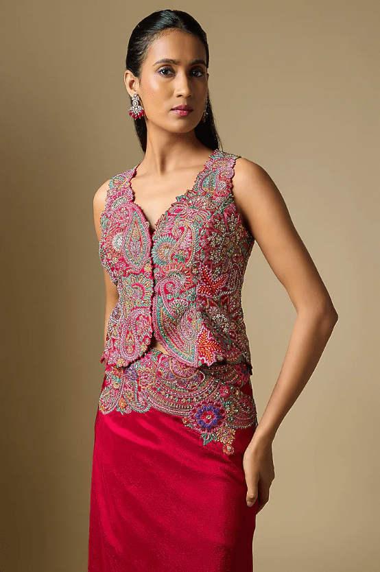 Maroon Matka Silk Floral & Paisley Saree Set - Image 3