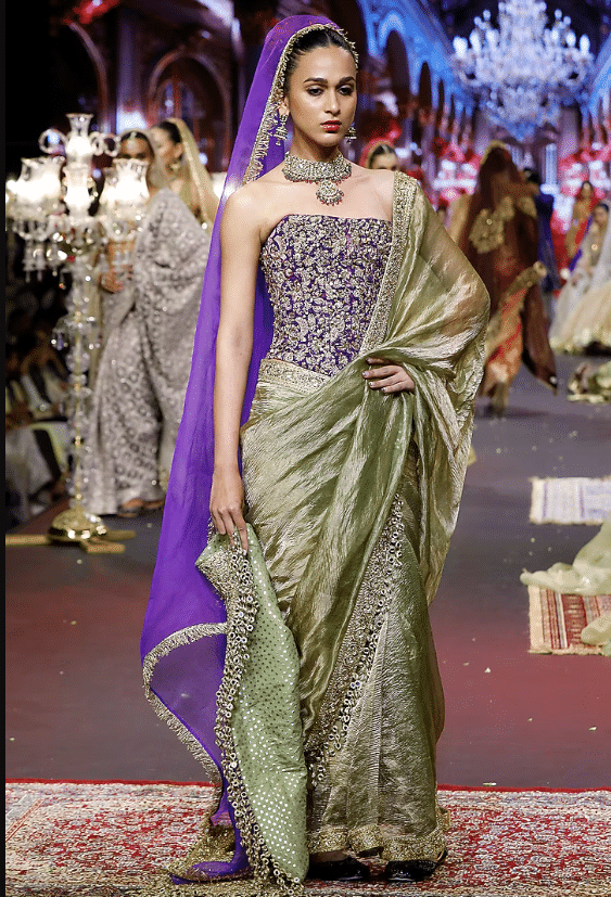 Green Crushed Tissue Saree Set - Image 2