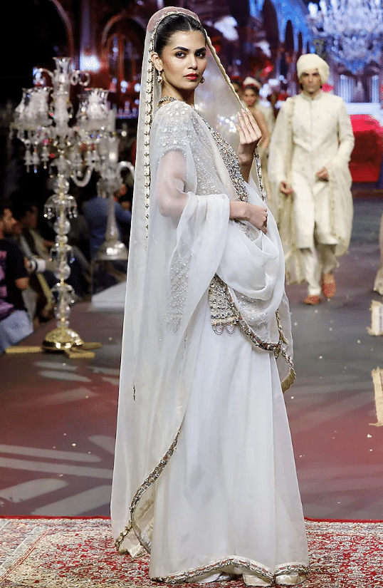 Ivory Organza Mirror Embroidered Saree Set - Image 2
